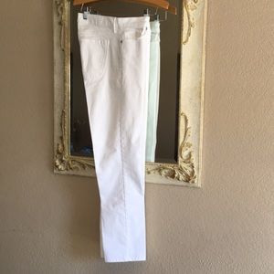 Banana Republic jeans. White stretch denim. Slim Straight. Size 30